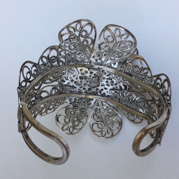 ARTISAN Metallic Silver Floral Filigree Cuff Bracelet - Picture 4 of 6